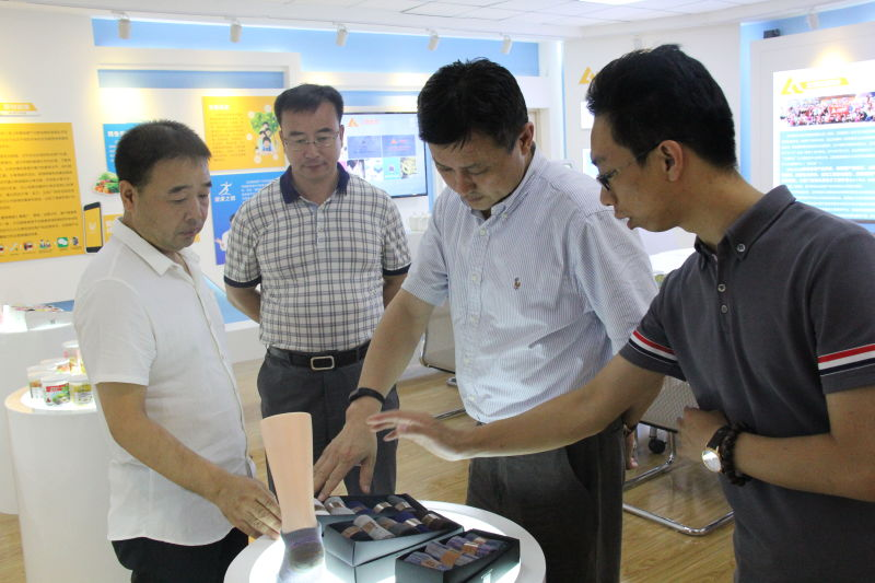 辽阳市委常委、常务副市长张震到9091美高梅集团调研领导