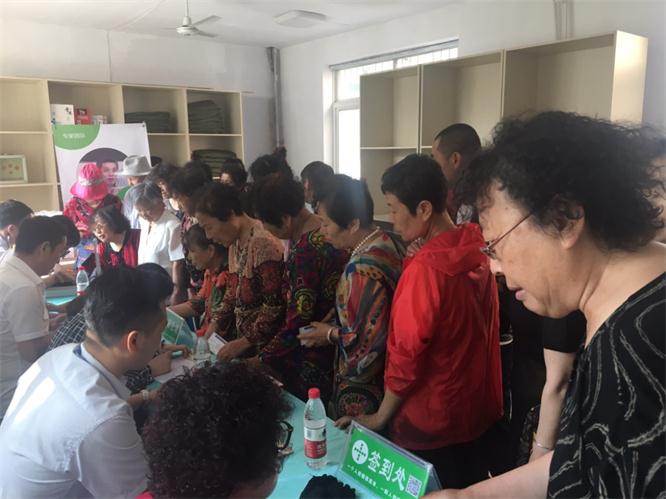 口腔义诊进社区，牙齿健康零距离